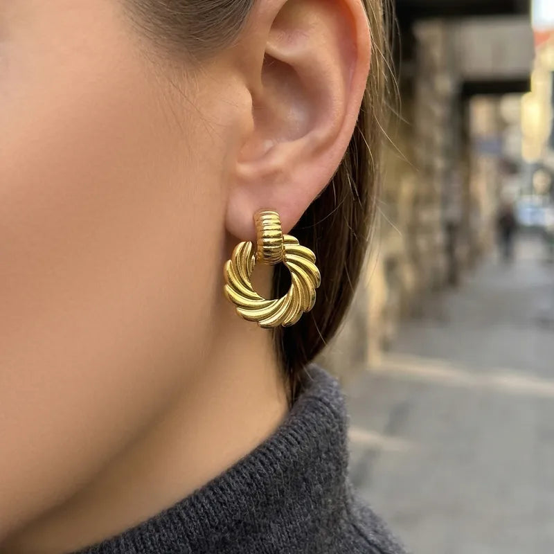 Uhani Golden Twist