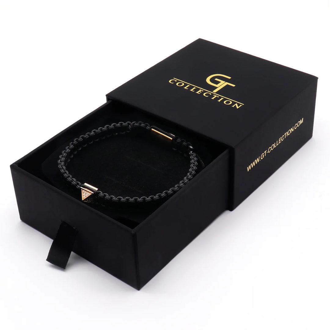 GT collection - moška črna zapestnica Gold pyramid